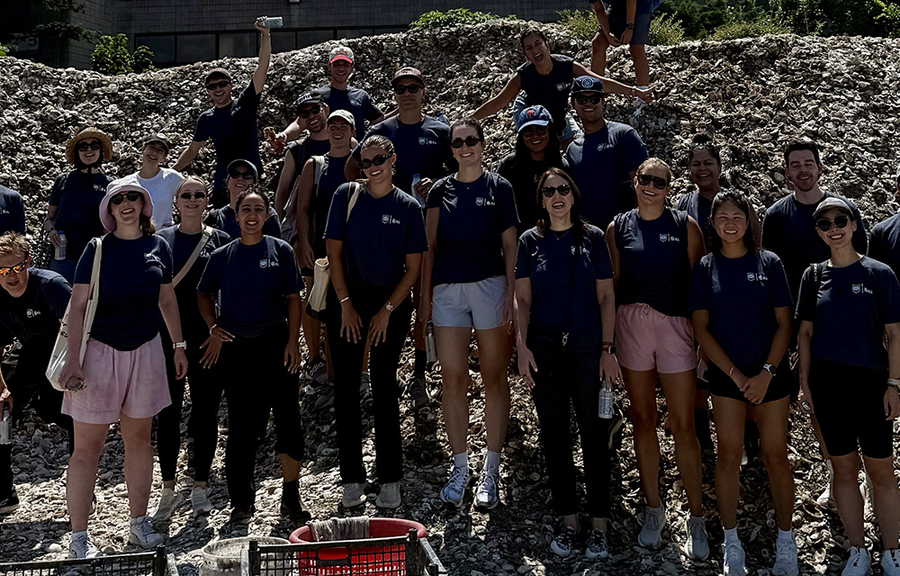 JLL volunteers help restore New York Harbor
